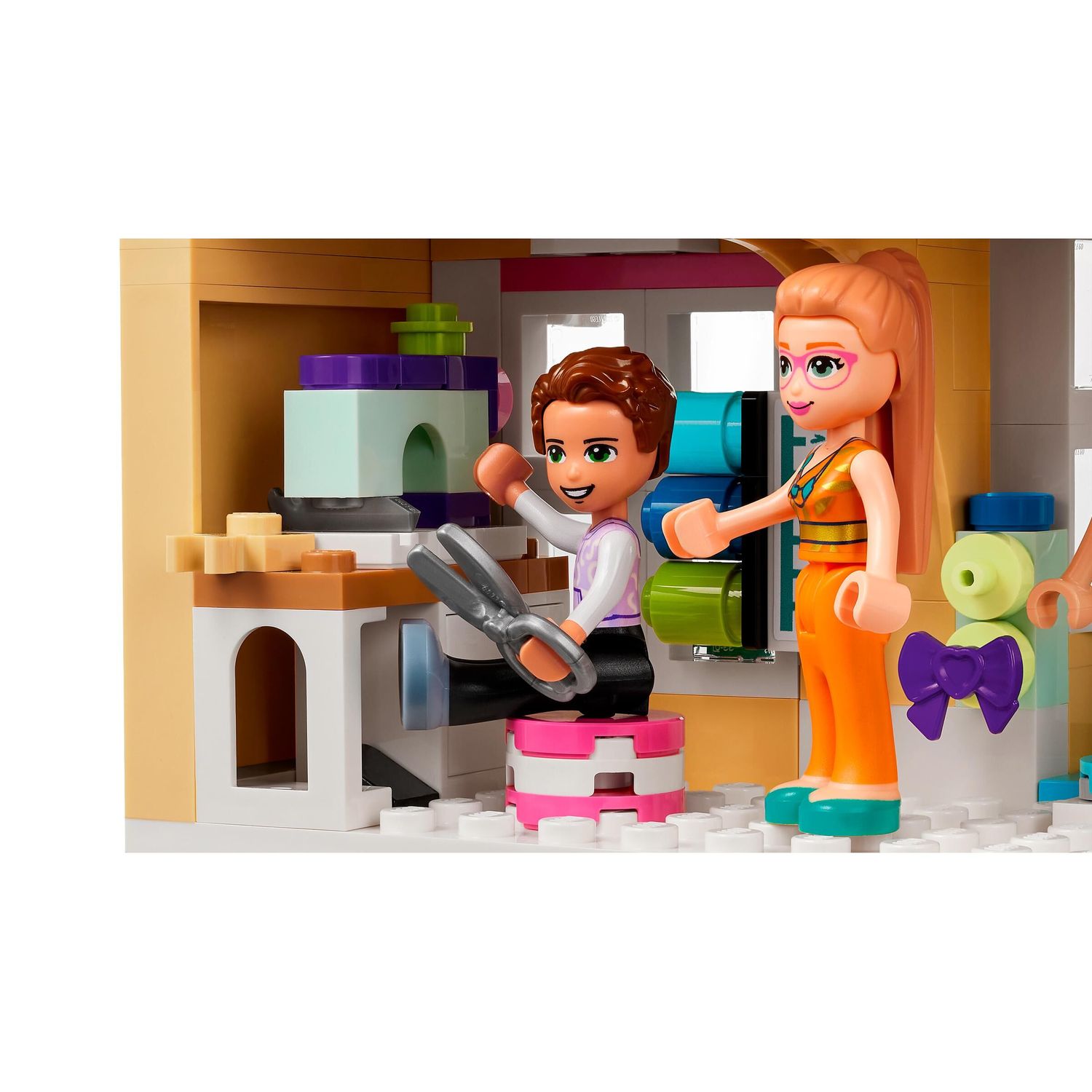 Конструктор LEGO Friends Emmas Art School 41711 - фото 6