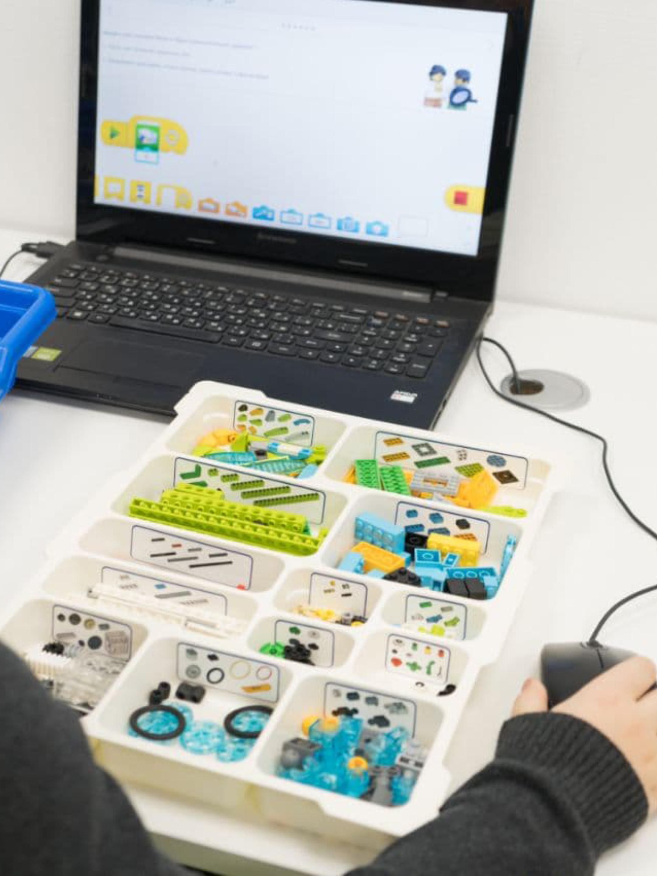 Базовый набор WeDo 2.0 ROBO MASTER 45300 - фото 16