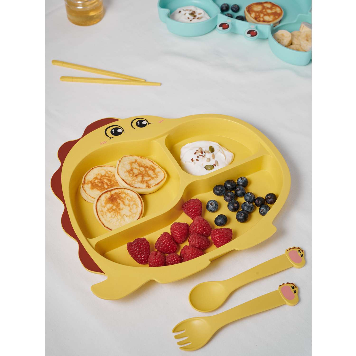 Набор детской посуды Добрый Филин Тарелка вилка ложка Динозаврик желтый 4 предмета - фото 6