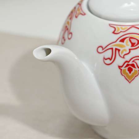 Заварочный чайник Sima-Land «Шахерезада» 700 мл фарфор