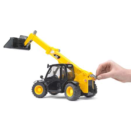 Автомобиль BRUDER 02141 Погрузчик колёсный CAT Telehandler с телескопическим ковшом