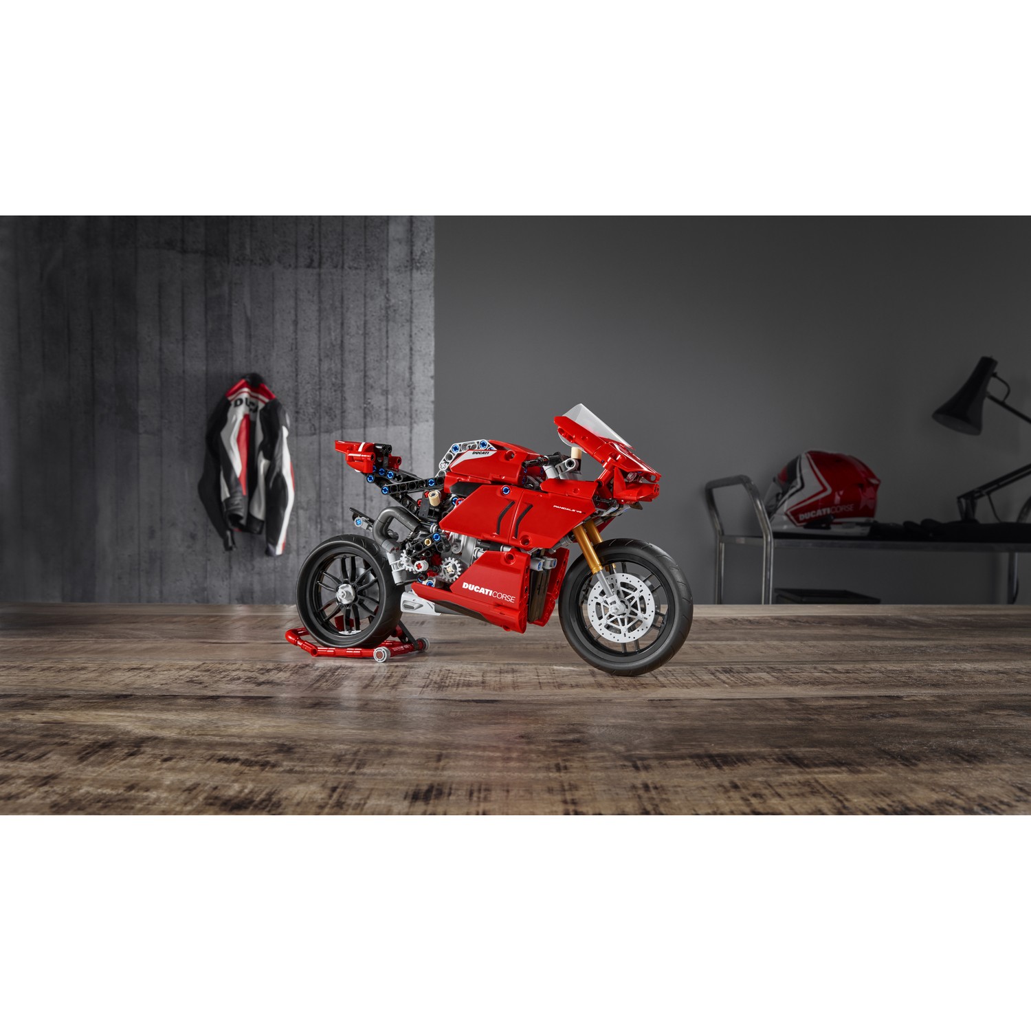 Конструктор LEGO Technic Ducati Panigale V4 R 42107 - фото 12