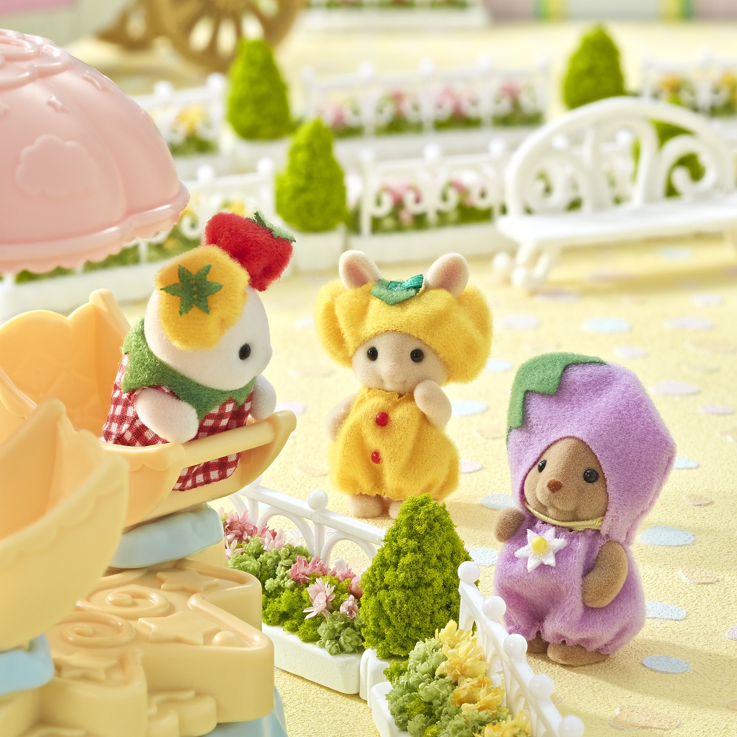 Набор игровой Sylvanian Families Малыши в разноцветных костюмах 5592 - фото 4