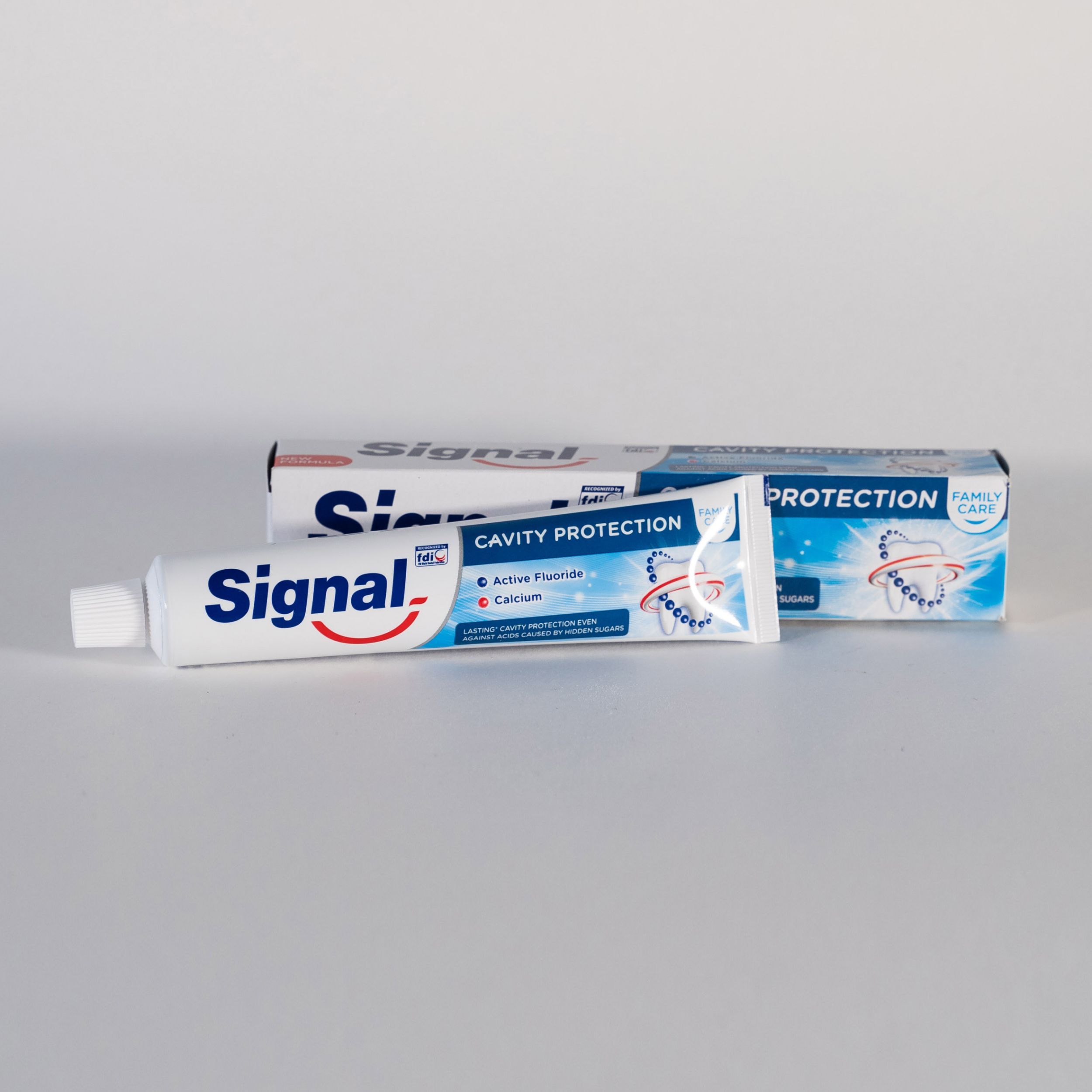 Зубная паста укрепляющая Signal CAVITY PROTECTION 75 мл - фото 1