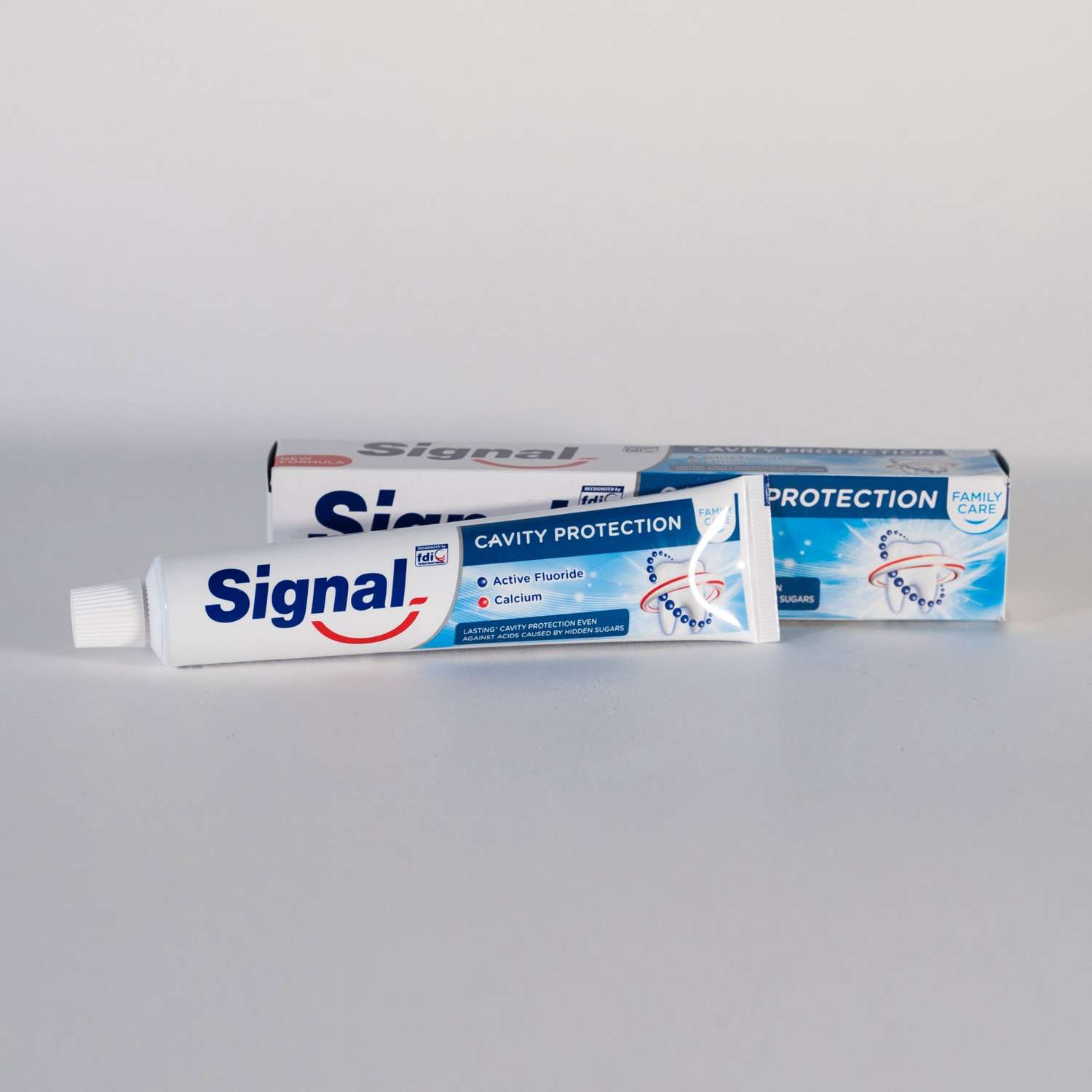 Зубная паста отбеливающая Signal CAVITY PROTECTION 75 мл - фото 1
