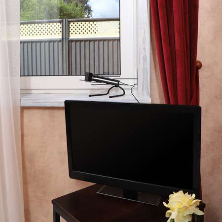 Антенна REXANT RX-252 комнатная для цифрового ТВ DVB-T2