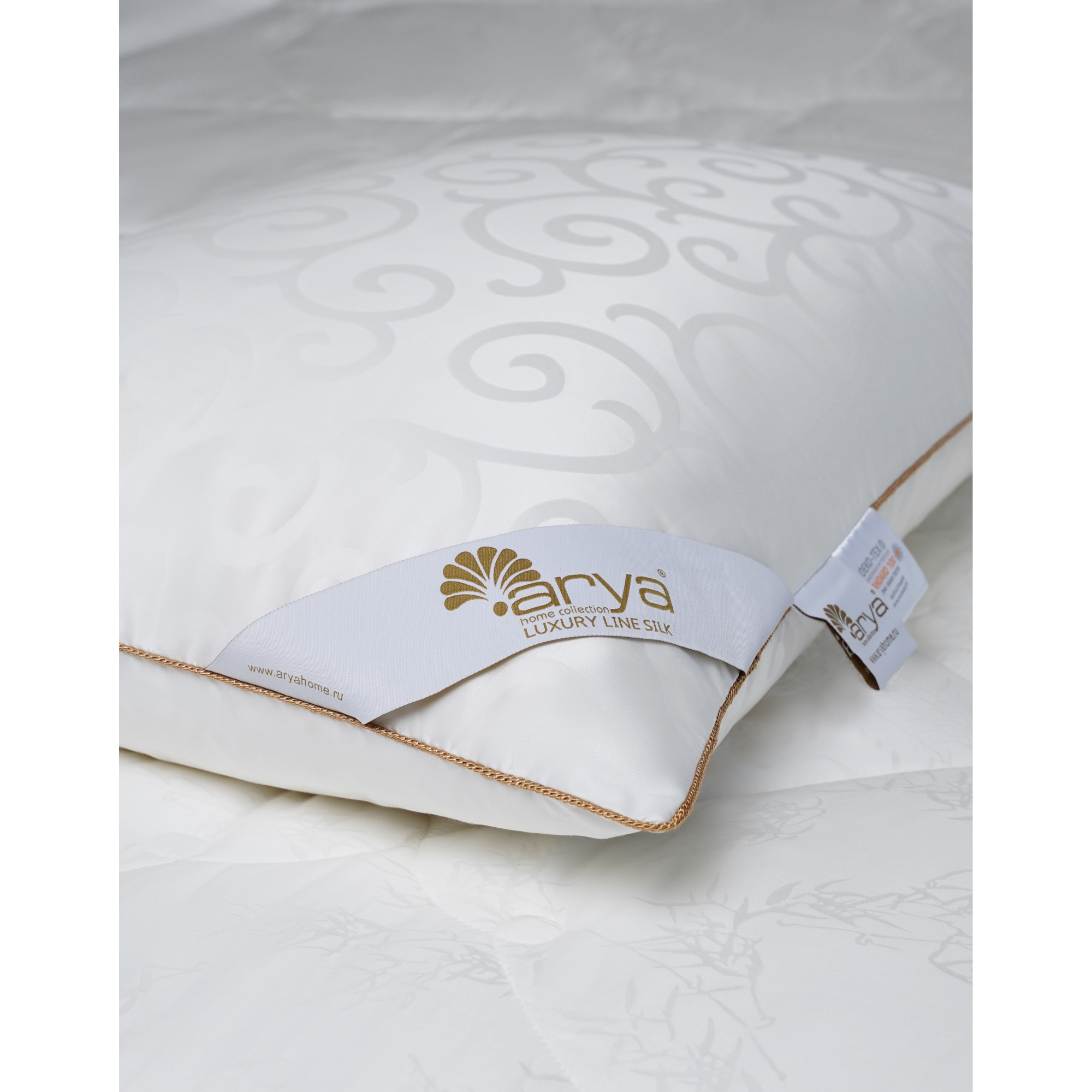 Подушка Arya Home Collection 50х70 см для сна Шелк Luxury - фото 1