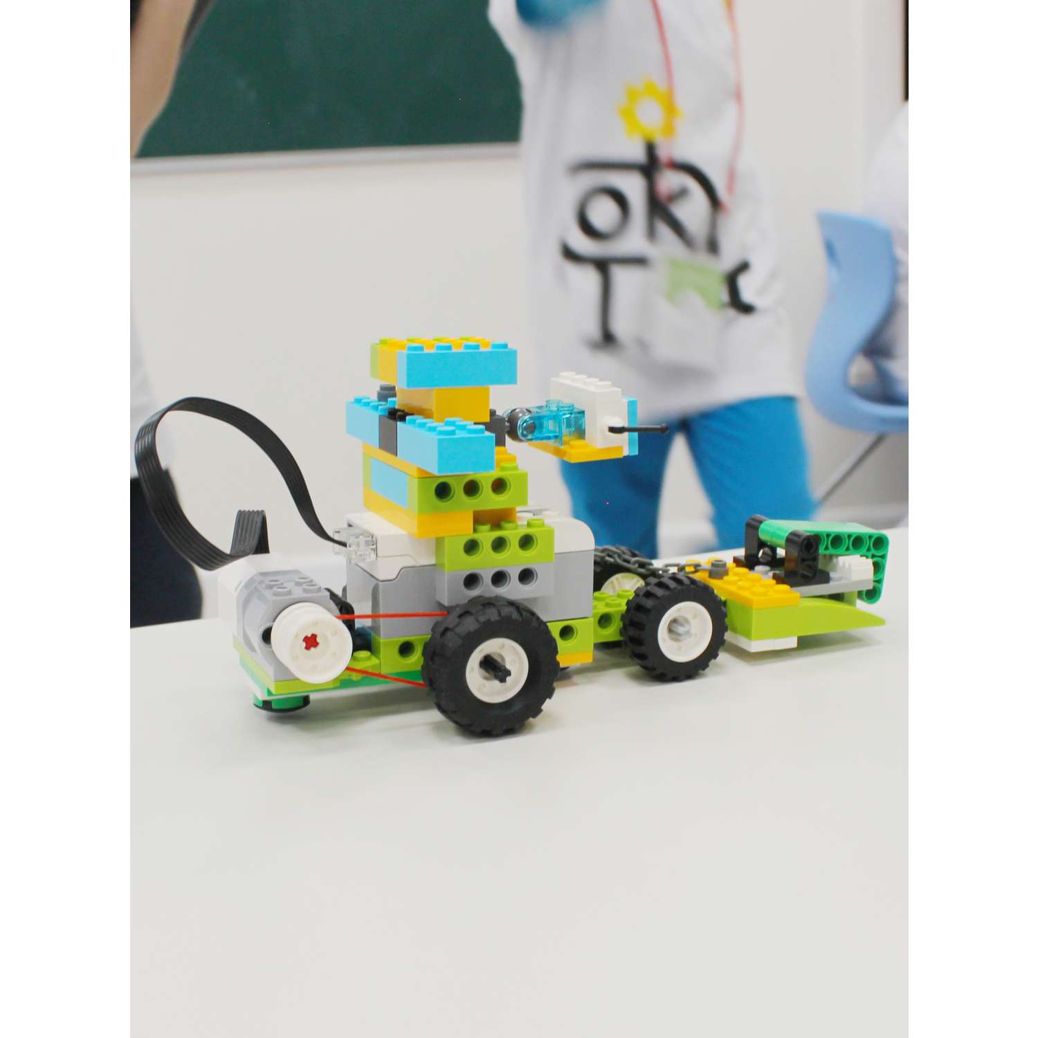 Базовый набор WeDo 2.0 ROBO MASTER 45300 - фото 11