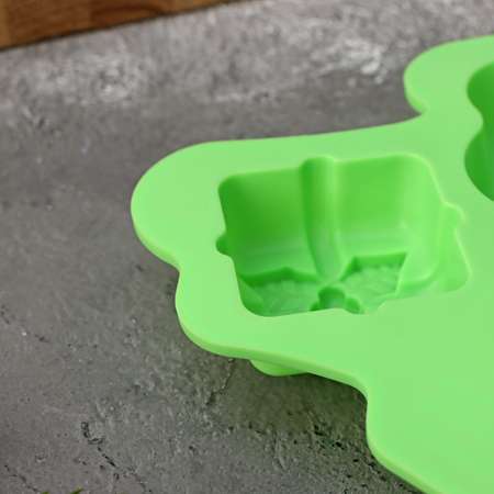 Форма Доляна силиконовая для выпечки «Ёлка» 24 5×21×3 см 6 ячеек цвет зелёный