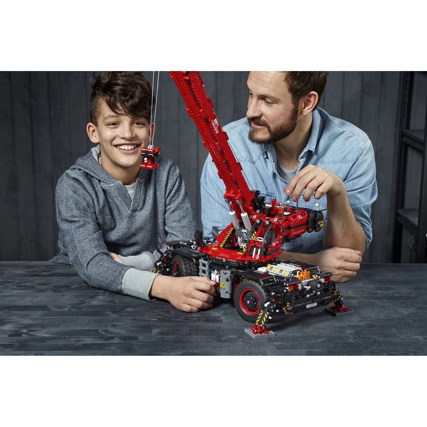 Конструктор LEGO Technic Подъёмный кран для пересечённой местности 42082 - фото 28
