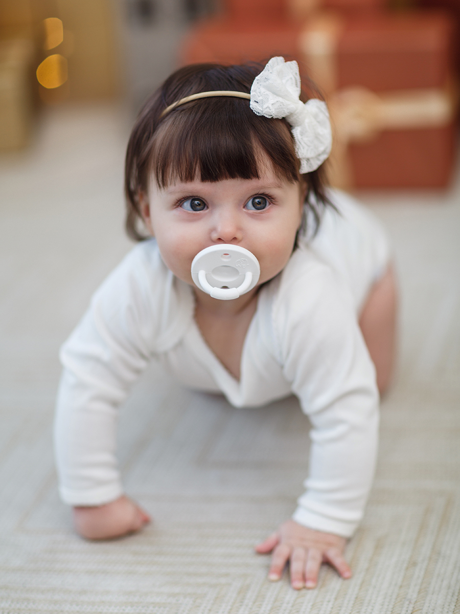 Соска-пустышка Mibella ортодонтическая силиконовая 0-36 месяцев белая - фото 2