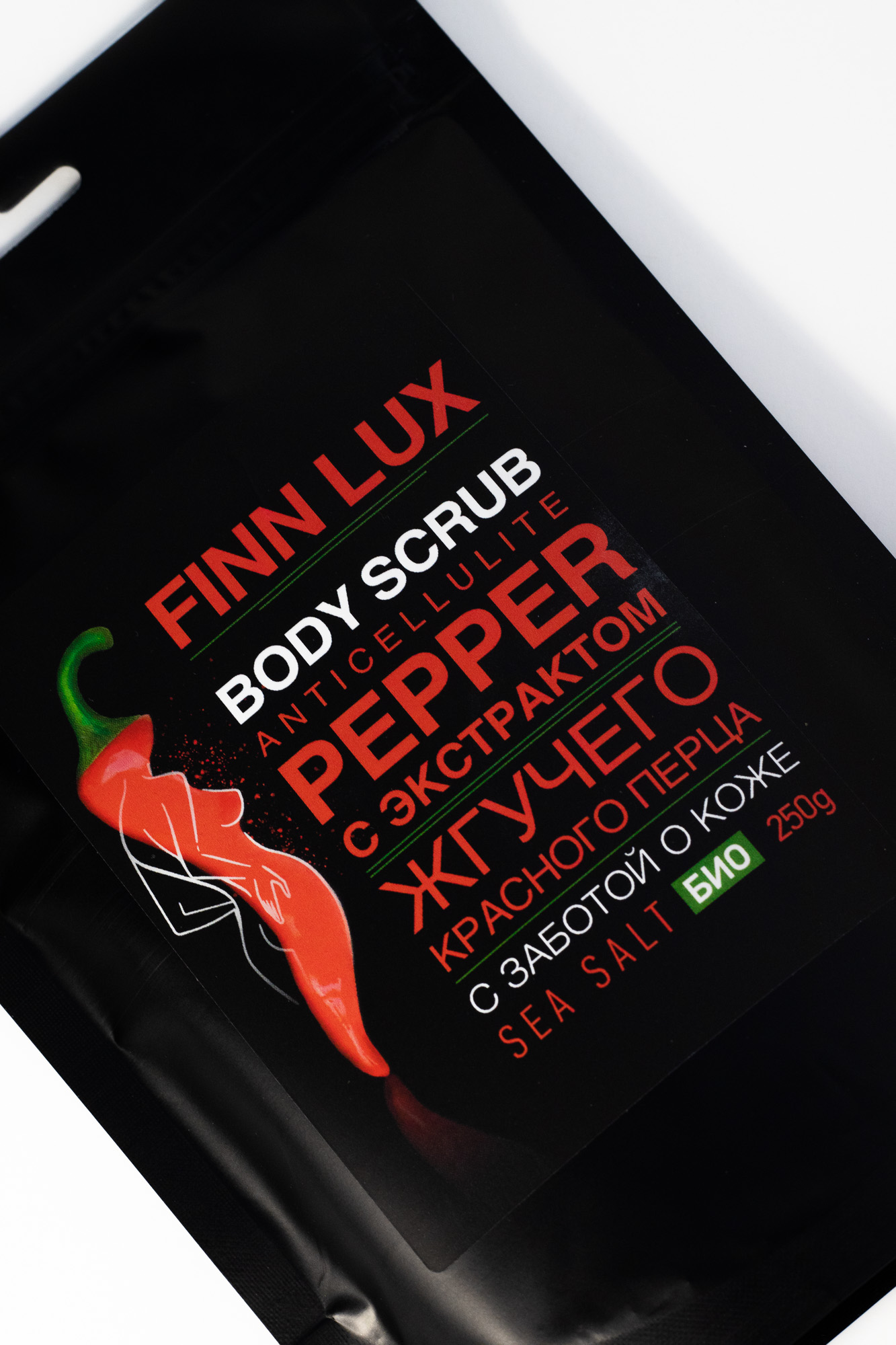 Скраб для тела Finn Lux соляной Pepper с экстрактом жгучего перца 250 г - фото 2