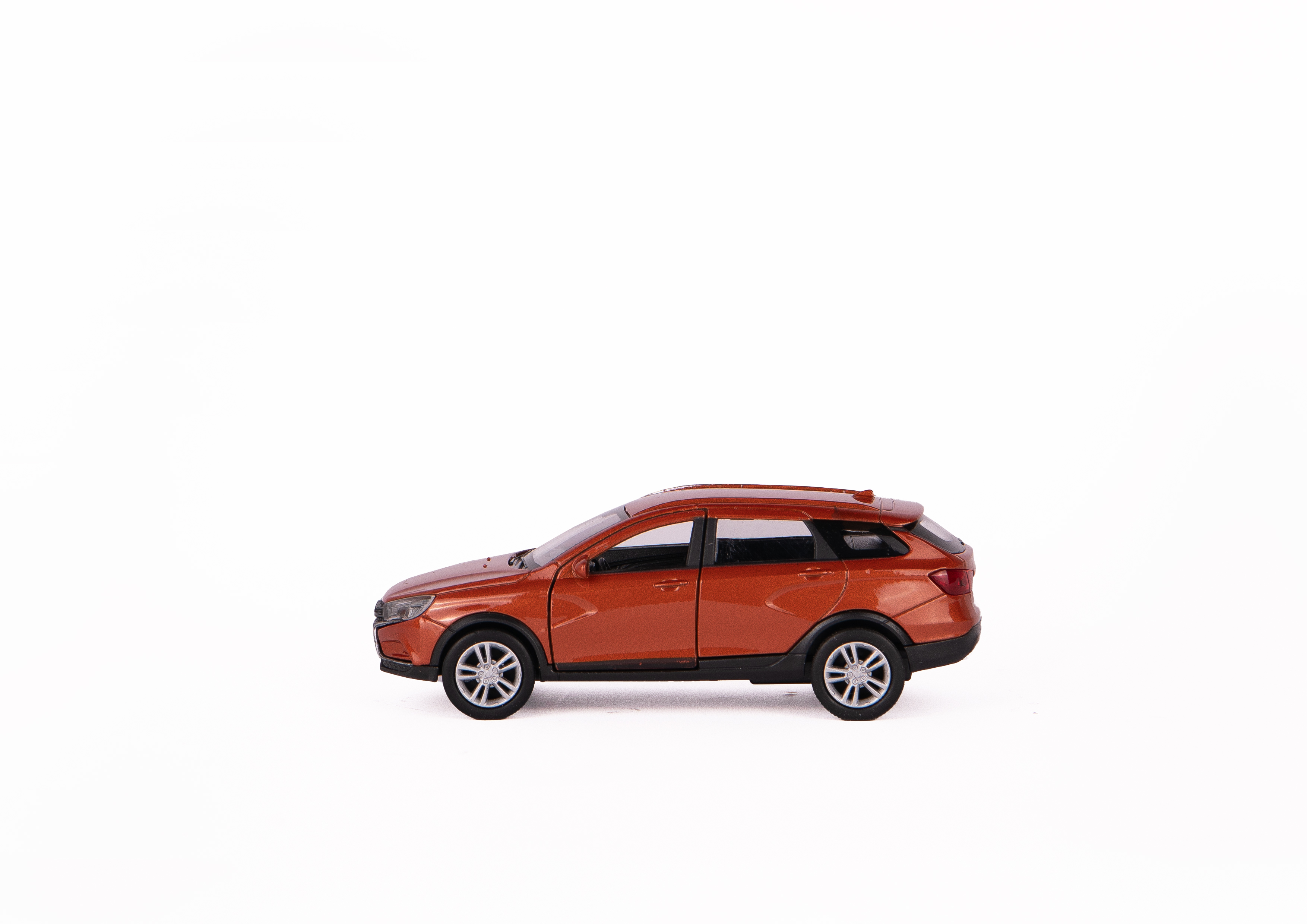 Машинка Welly 1:38 LADA Vesta SW Cross цвет в ассортименте 43763W - фото 4