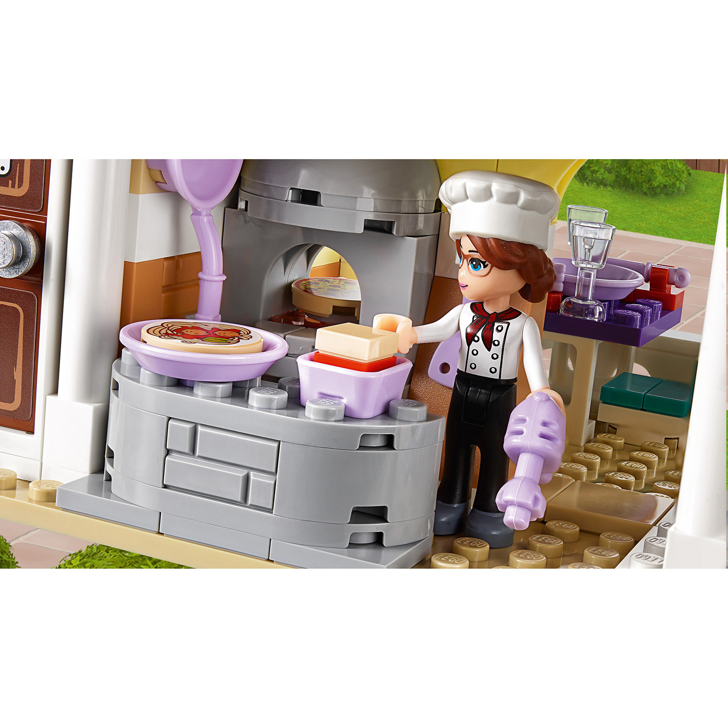 Конструктор LEGO Friends Ресторан Хартлейк Сити 41379 - фото 13