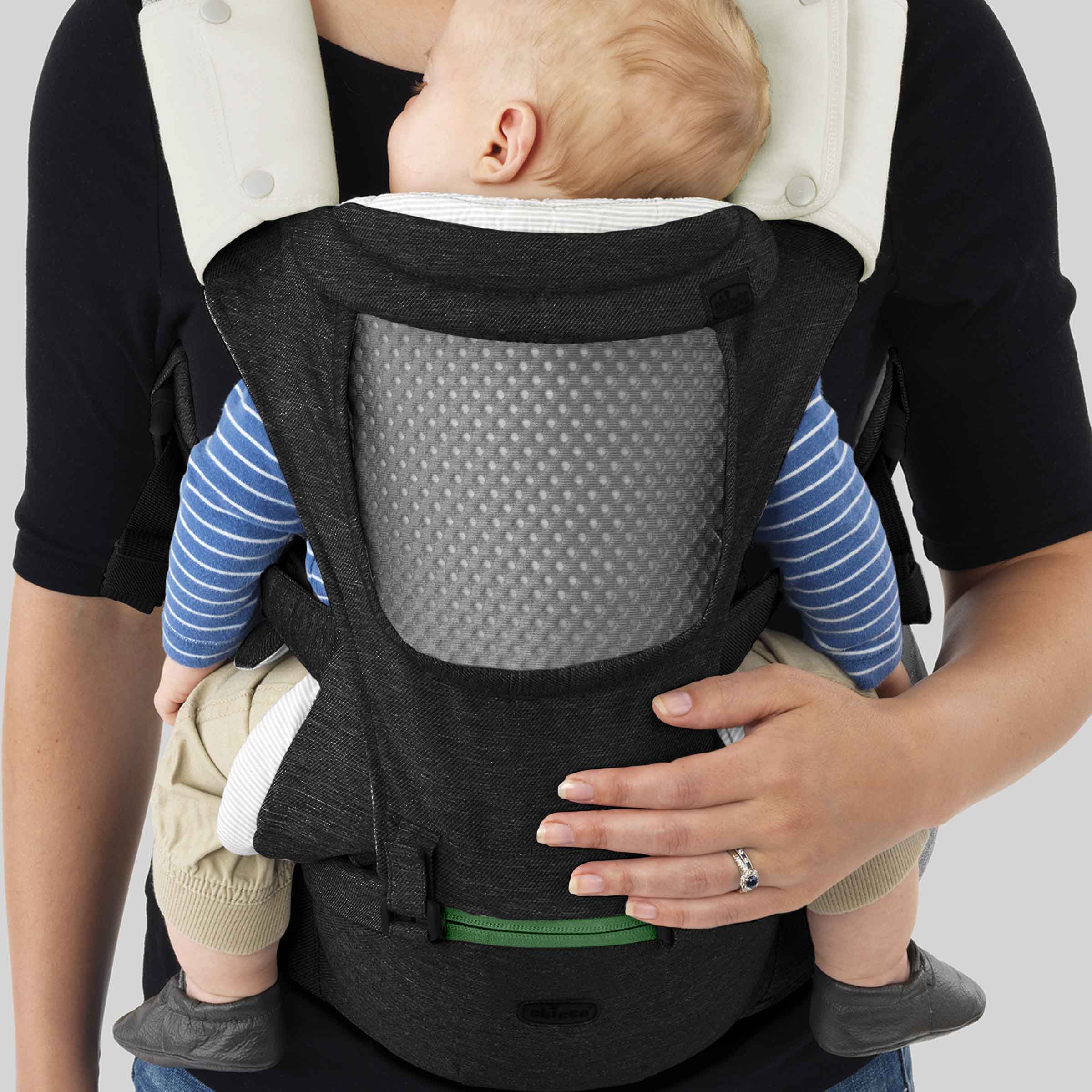 Переноска-трансформер Chicco Hip Seat Carrier Pirate Black - фото 10