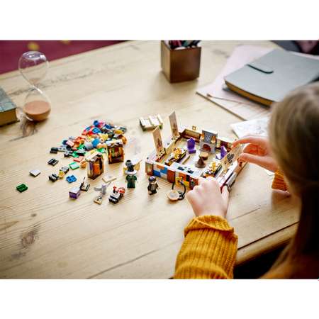 Конструктор детский LEGO Harry Potter волшебный чемодан 76399