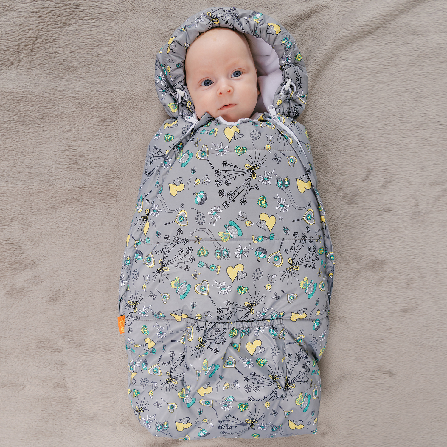 Конверт на выписку Чудо-Чадо для новорожденного теплый флисовый «Chicky» серый/сердечки - фото 2