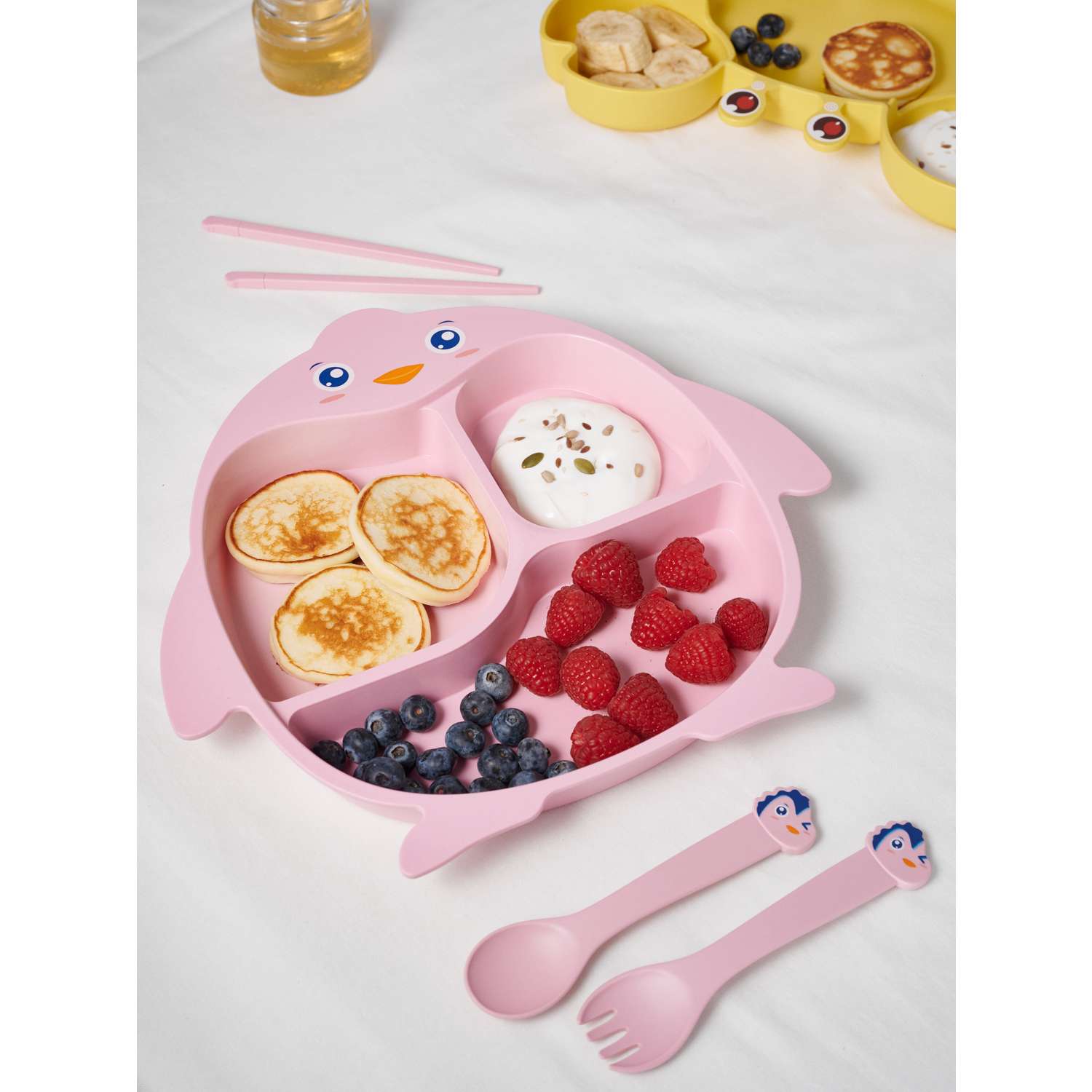 Набор детской посуды Добрый Филин Тарелка вилка ложка Пингвинёнок розовый 4 предмета - фото 5