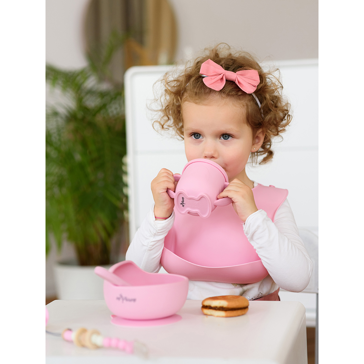 Нагрудник силиконовый Miyoumi с карманом - Baby pink - фото 18