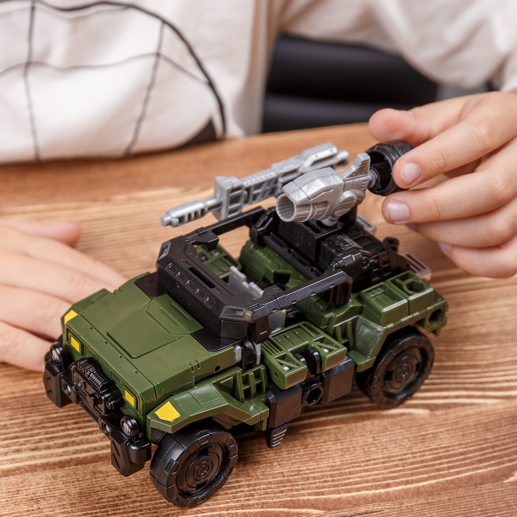 Робот-трансформер BAZUMI Хаунд хаммер 2 в 1 военная машина грузовик / подарок для мальчика - фото 5