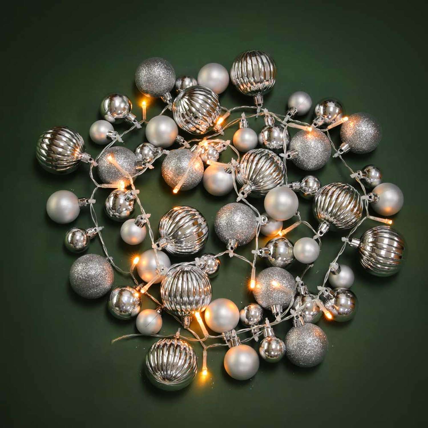 Светодиодная гирлянда Сноубум Серебряные шары 5 LED 281 см - фото 1
