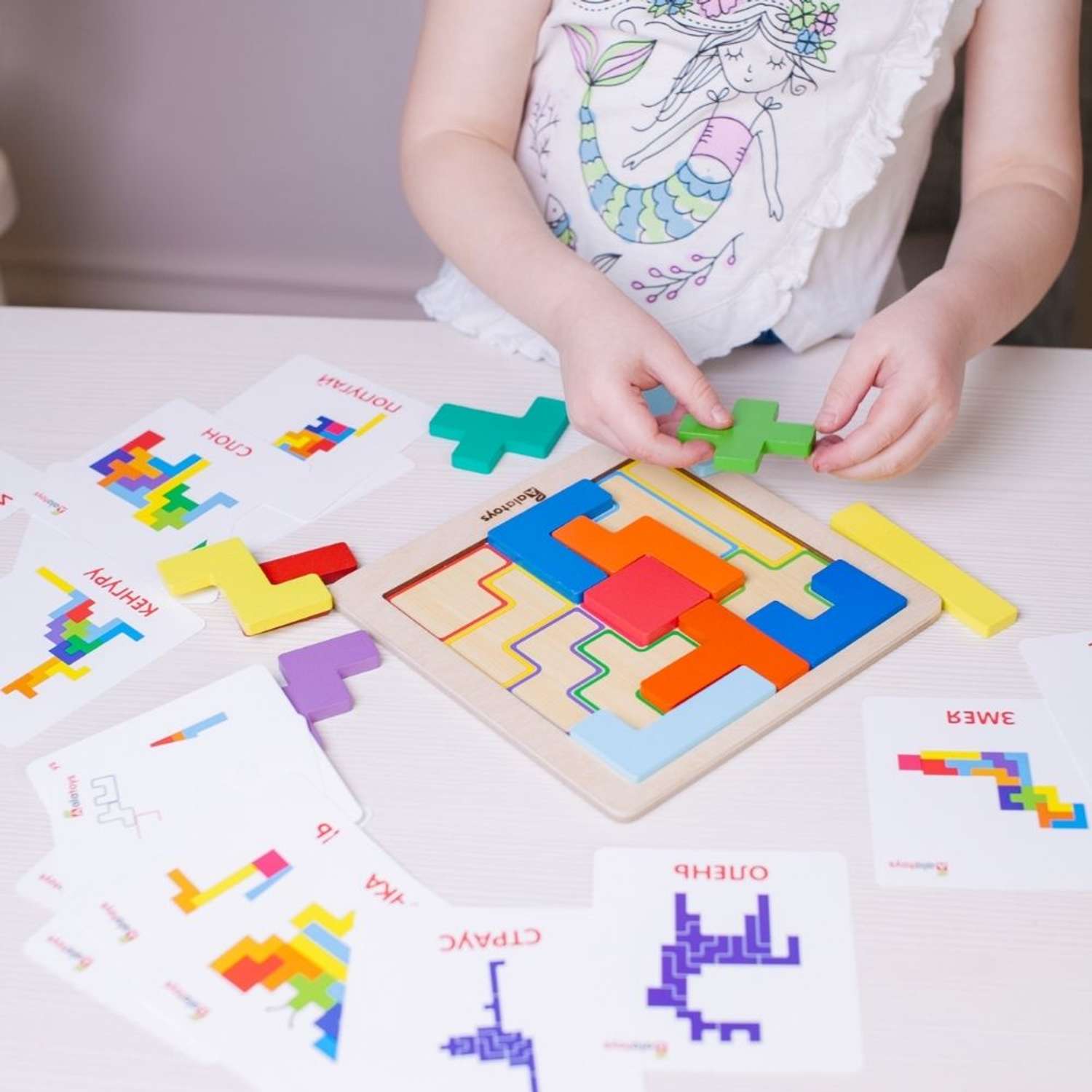 Create puzzle. Танграм Тетрис деревянный. Деревянный Тетрис для детей. Креативные пазлы. Puzzle Creative Endemol USA.