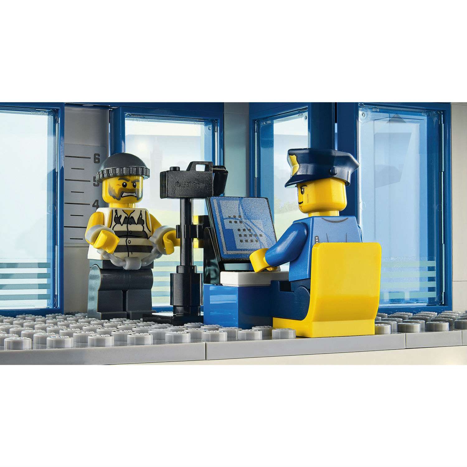 Конструктор LEGO City Police Полицейский участок (60047) - фото 7