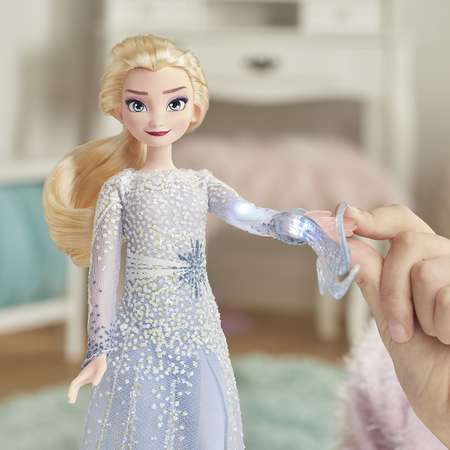 Кукла Disney Princess Hasbro Холодное сердце 2 Эльза интерактивная E8569EU4