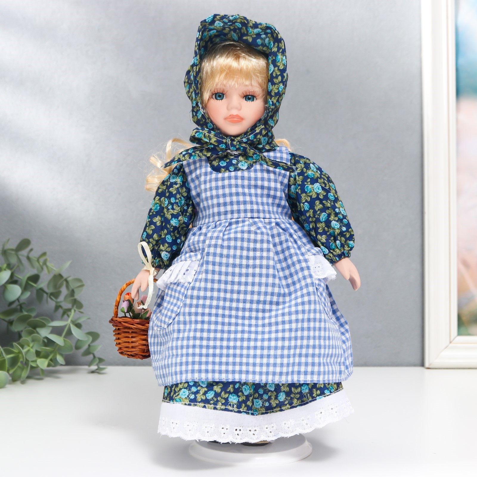 Кукла коллекционная Зимнее волшебство керамика «Маруся в синем цветочном платье и косынке» 30 см - фото 1
