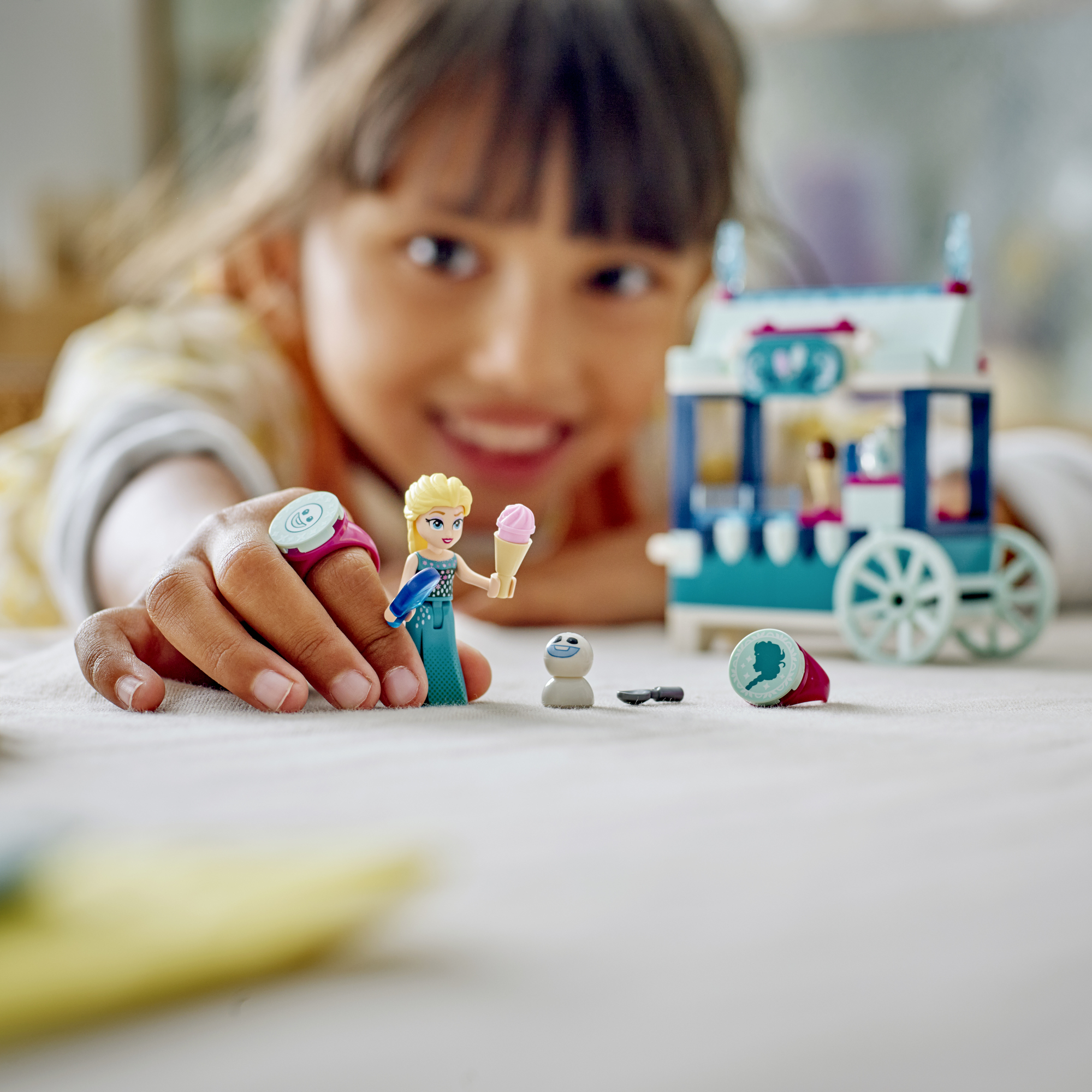 Конструктор LEGO Disney Замороженные лакомства Эльзы блочный - фото 11