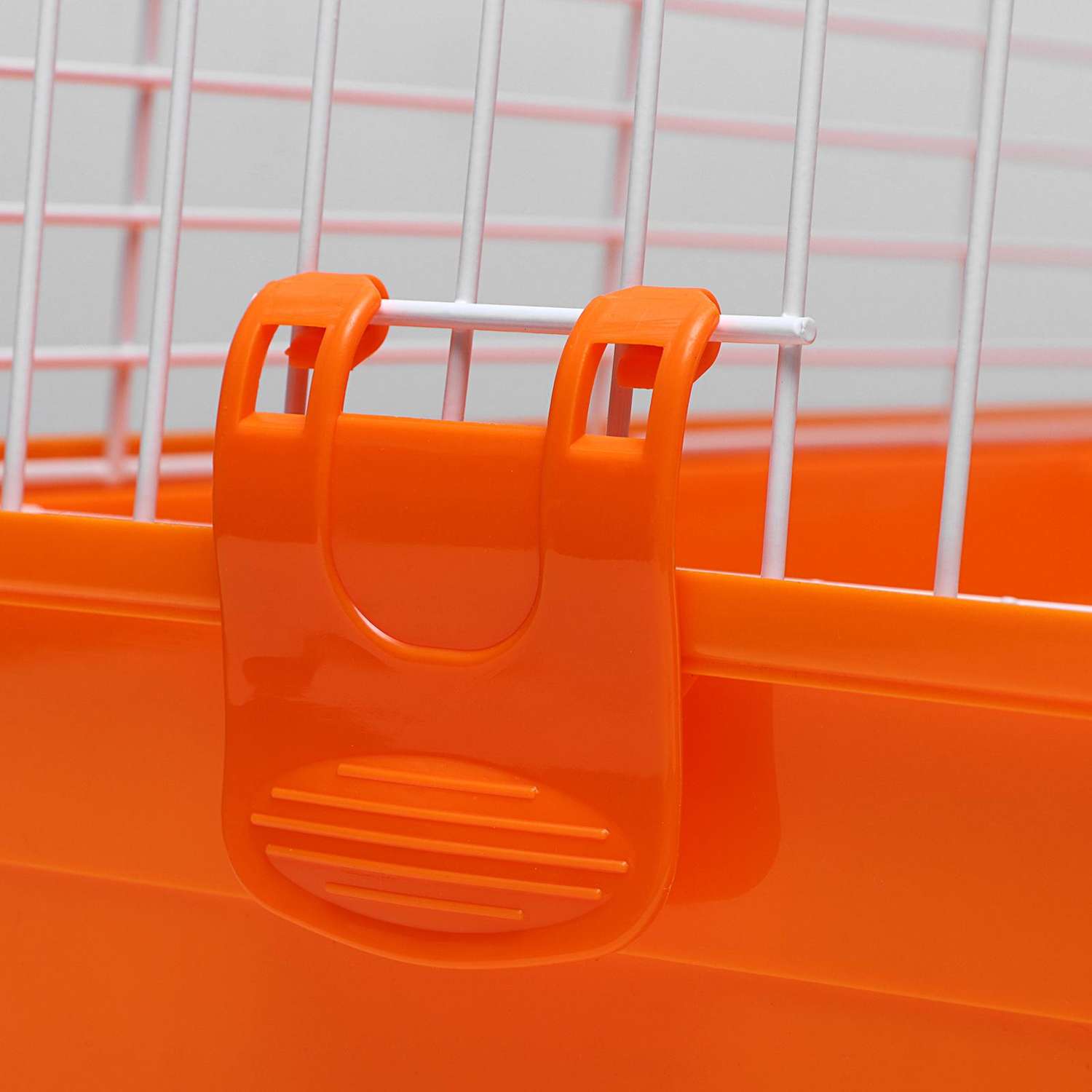 Клетка Пижон для кроликов с сенником 60х36х32 см оранжевая - фото 5