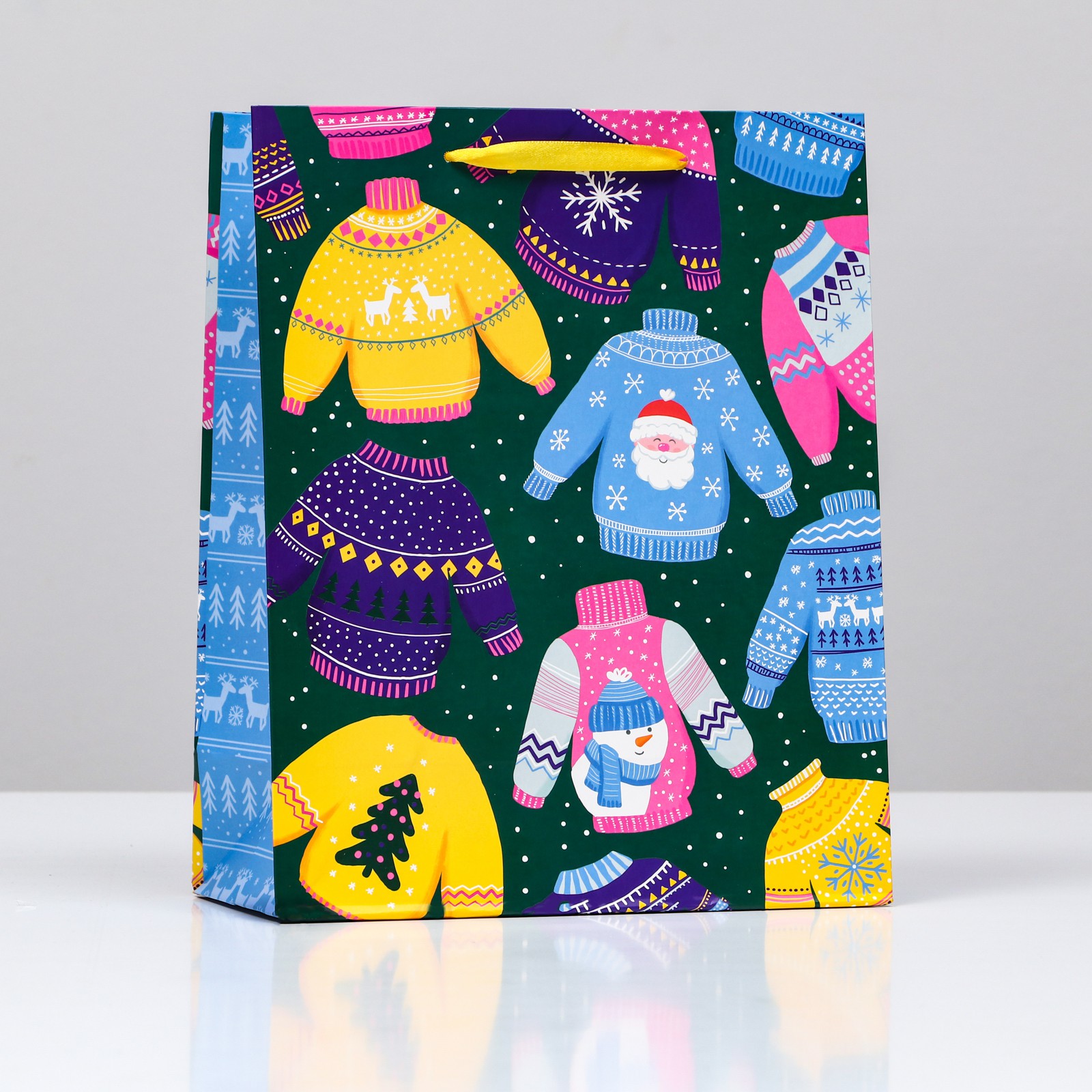 Пакет Sima-Land подарочный «Тёплый свитер» 26×32×12 см - фото 1