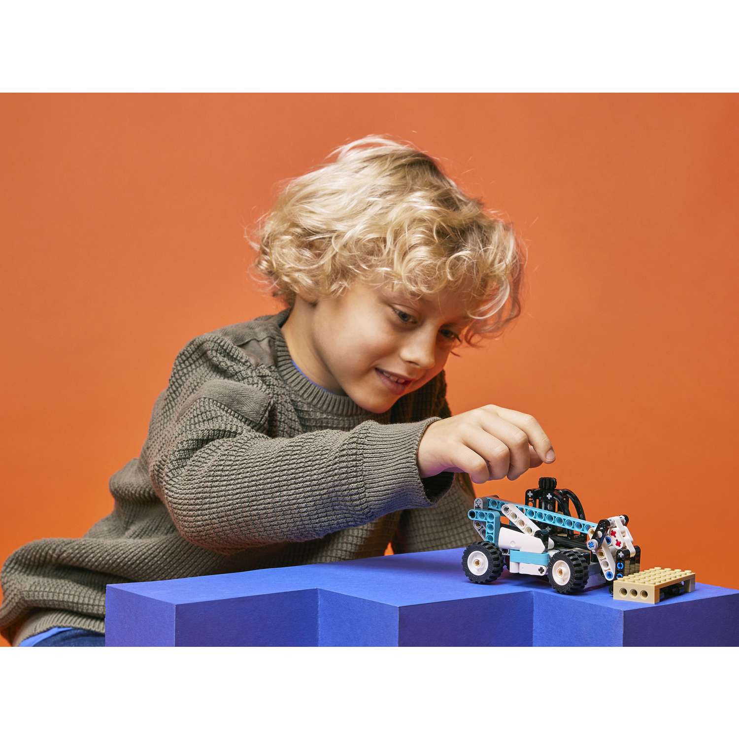 Конструктор детский LEGO Technic Телескопический погрузчик 42133 - фото 9