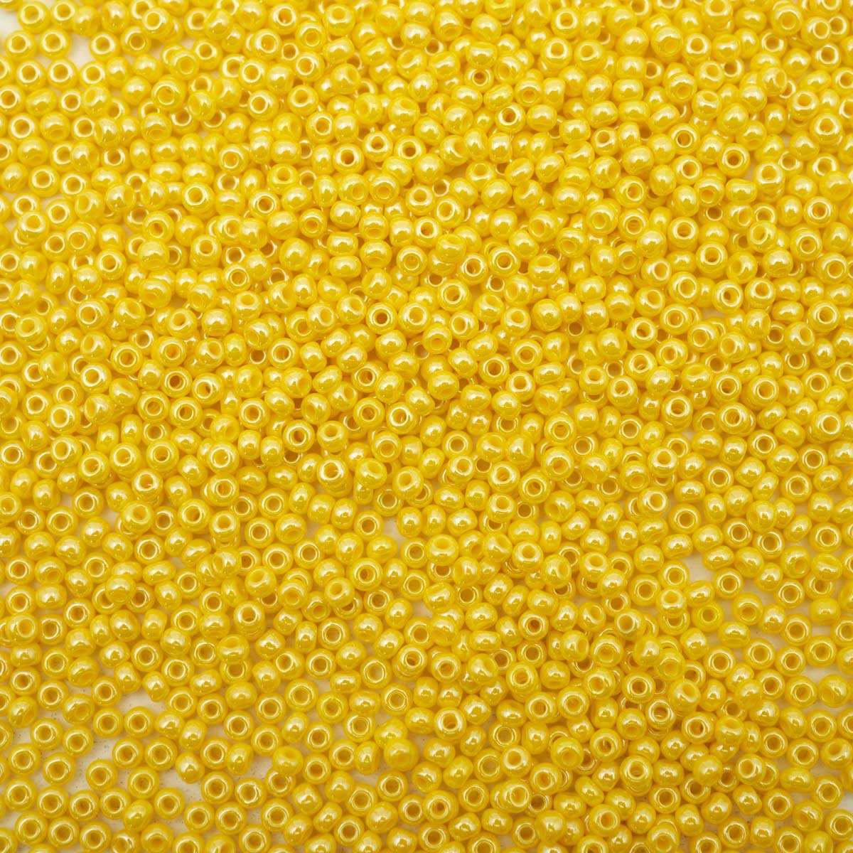 Бисер Preciosa чешский непрозрачный с покрытием 10/0 20 гр Прециоза 88110 желтый - фото 2