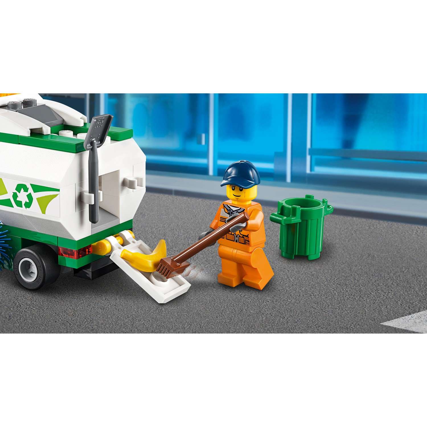 Конструктор LEGO City Great Vehicles Машина для очистки улиц 60249 - фото 7