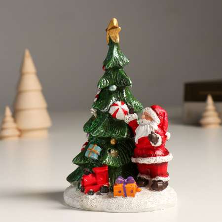 Сувенир Sima-Land полистоун свет «Дед Мороз у нарядной ёлочки» 11х9 5х14 5 см