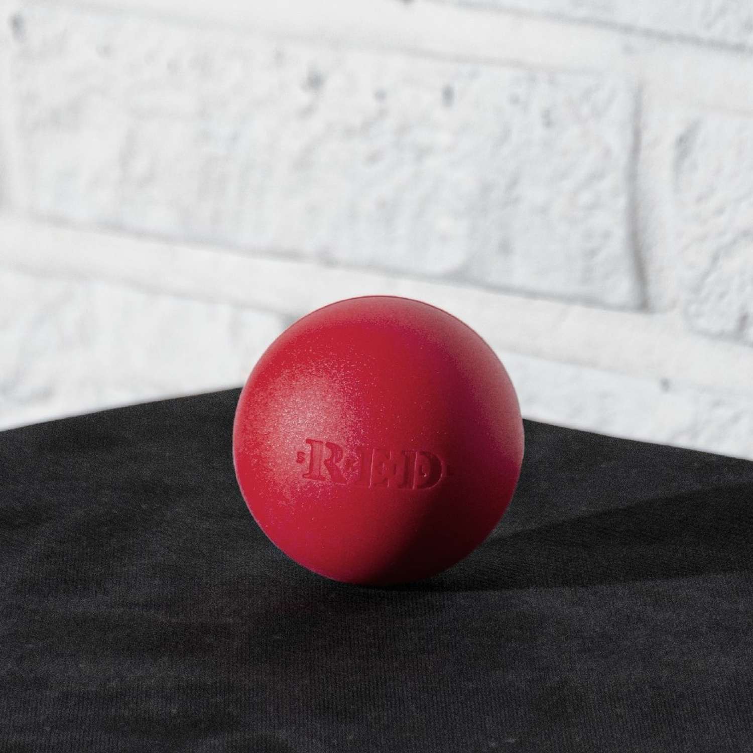 Массажный силиконовый мяч RED Skill Hard 6 см - фото 2