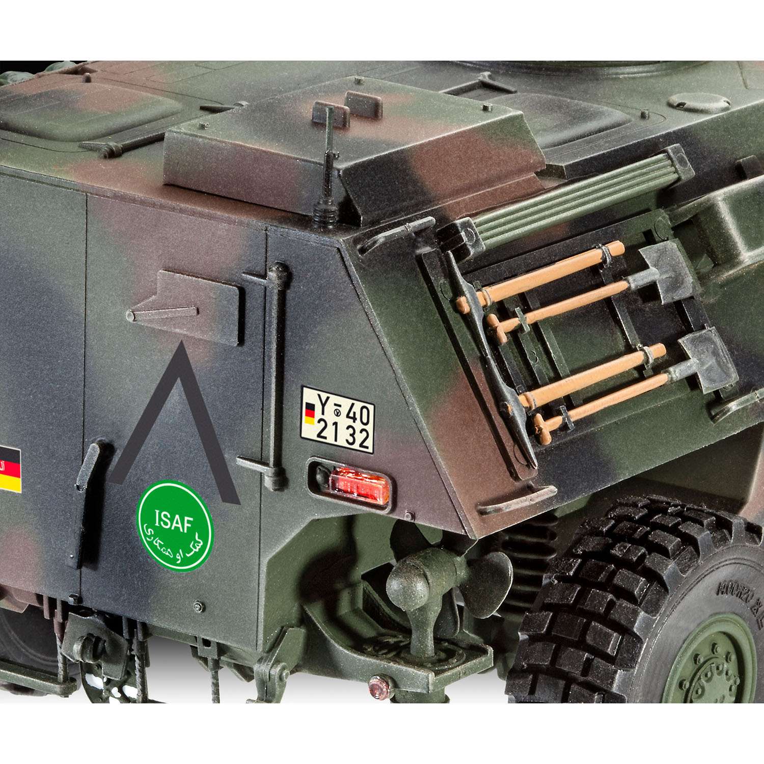 Модель для склейки Revell Немецкий бронетранспортёр TPz 1 Fuchs 03256 - фото 9