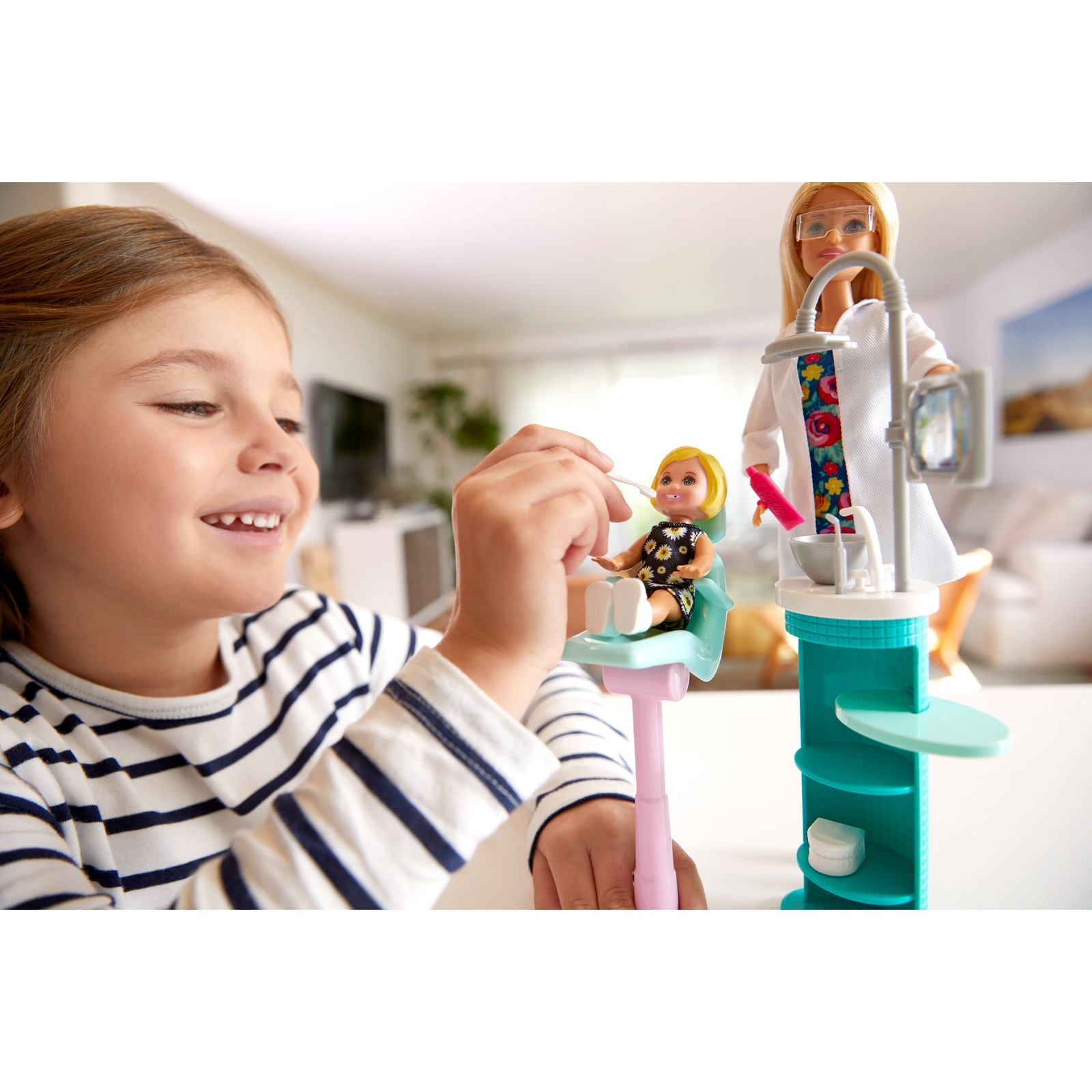 Кукла модельная Barbie DHB63 - фото 10