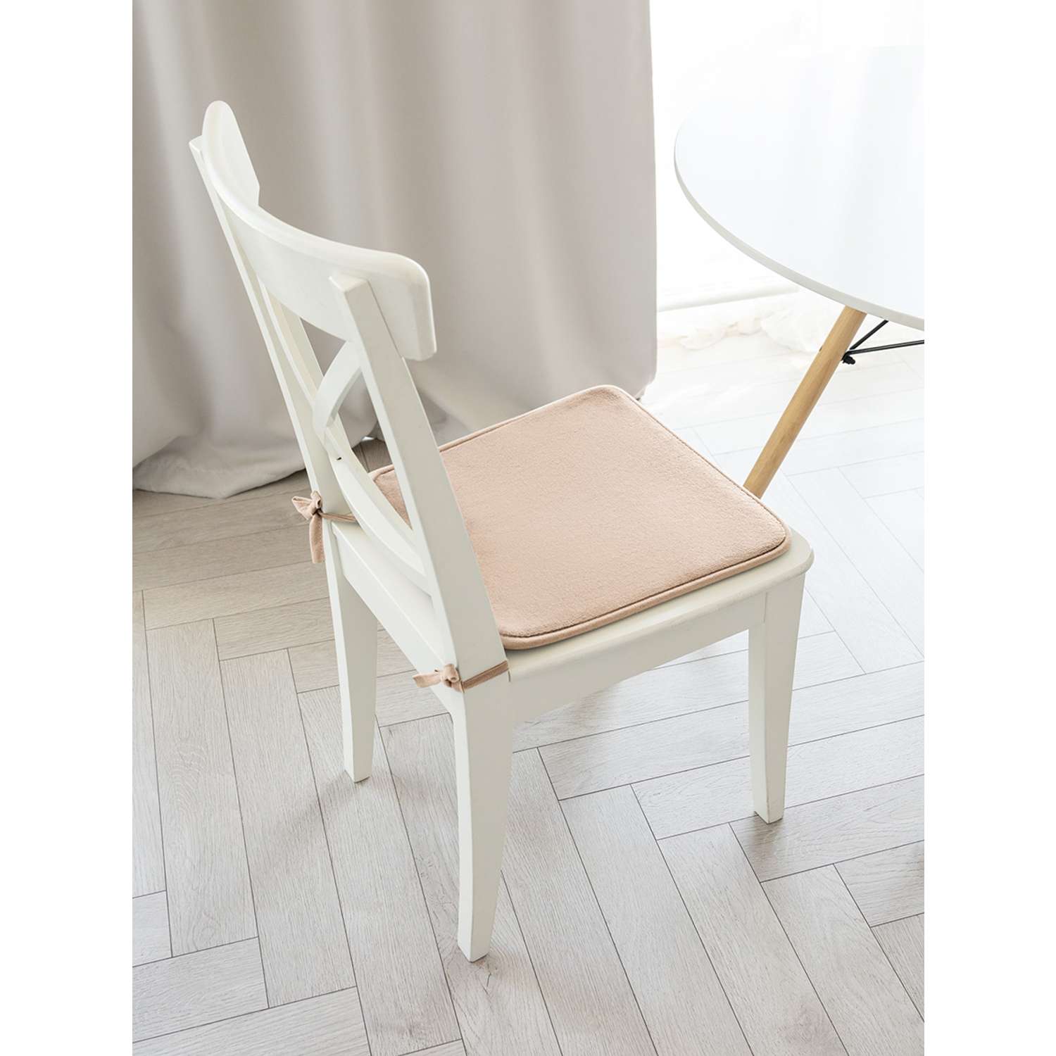 Подушка на стул DeNASTIA с эффектом памяти 40x35x38 см молочный P111120 - фото 1