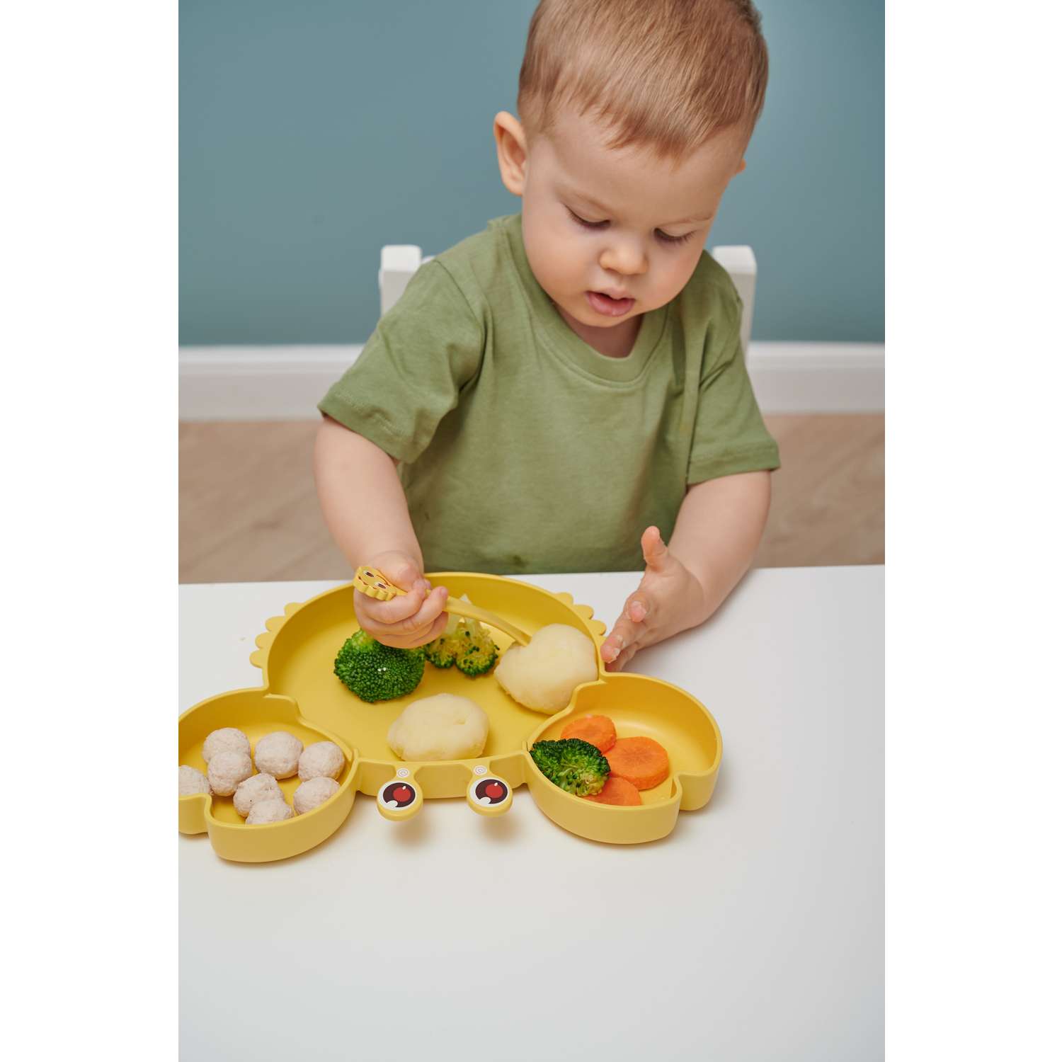 Набор детской посуды Добрый Филин Тарелка вилка ложка Крабик желтый 4 предмета - фото 11
