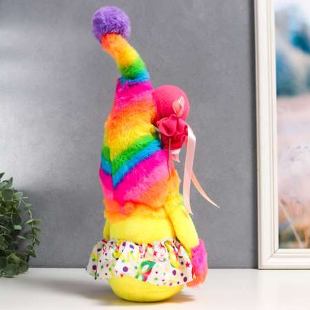Кукла интерьерная Зимнее волшебство «Бабуля в радужном колпаке с воздушным шариком» 36х11х8 см
