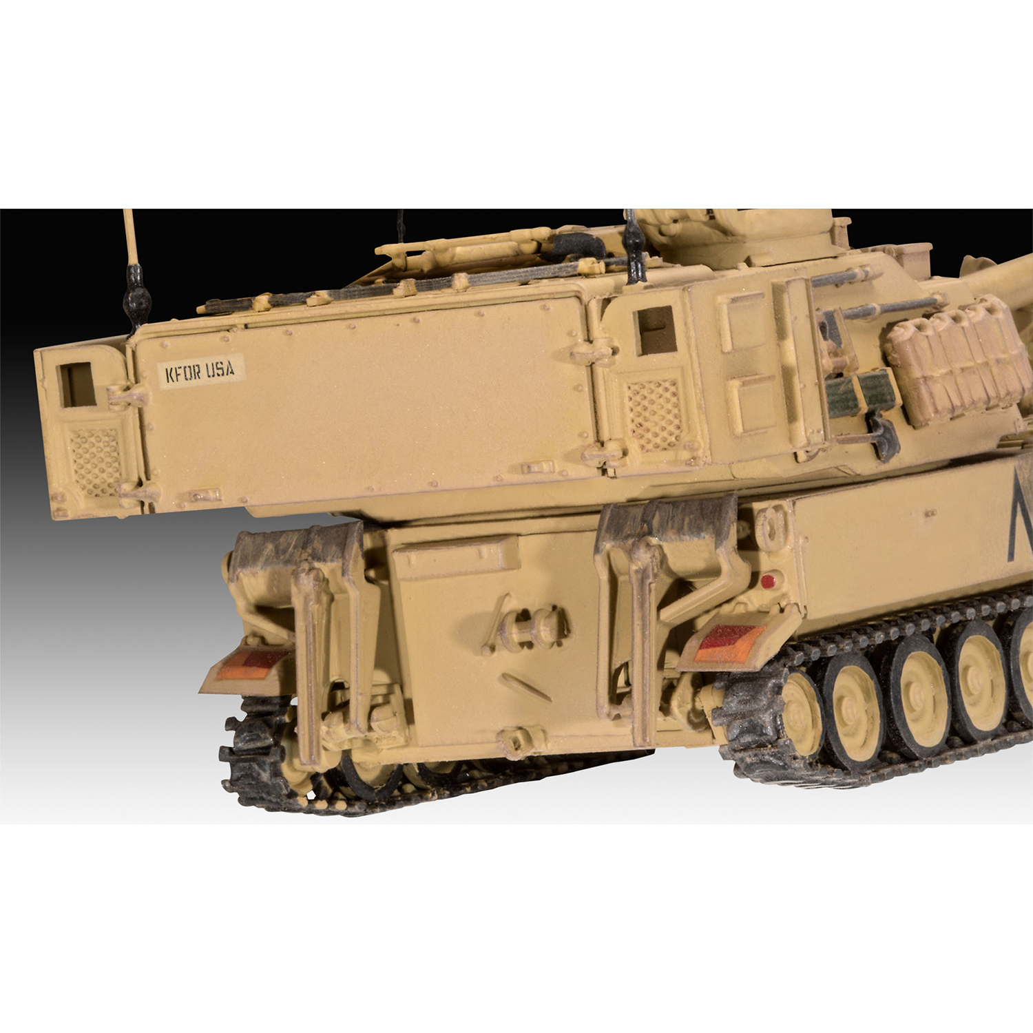 Сборная модель Revell Американская самоходная артиллерийская установка M109A6 03331 - фото 6