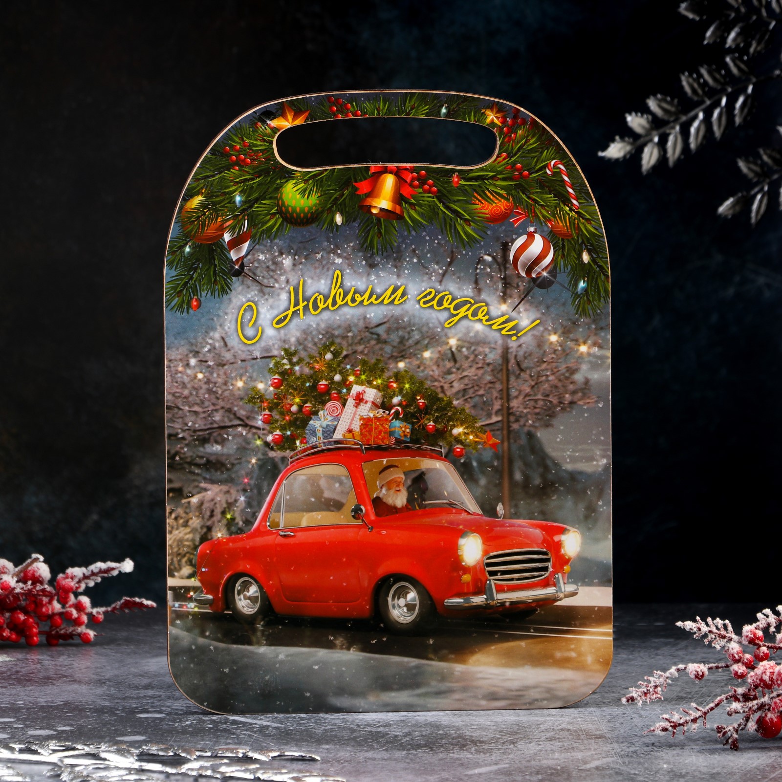 Доска Доляна разделочная «Дед мороз на машине 2024» 21.2×19.5×0.6 см - фото 2