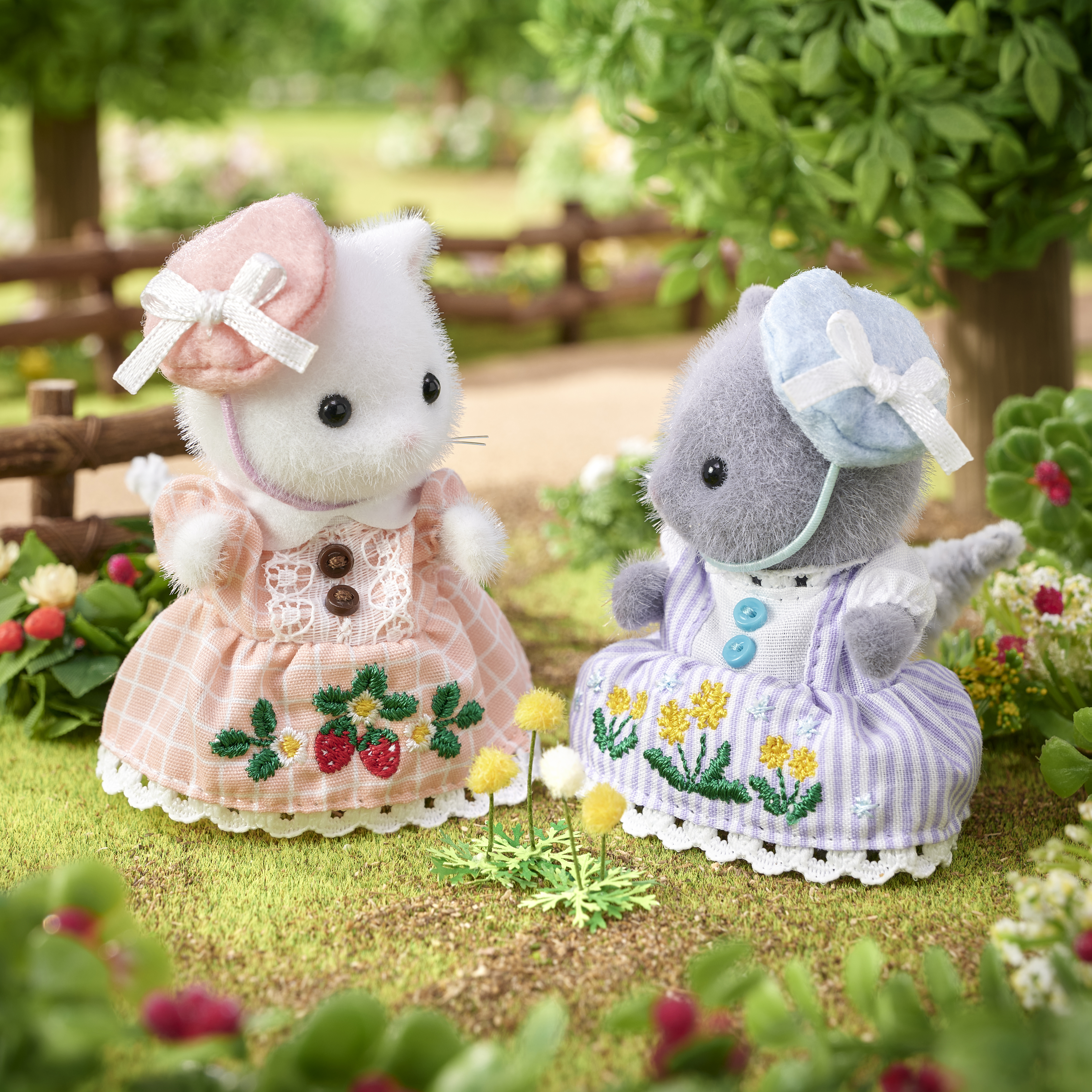 Набор Sylvanian Families Подружки в шикарных платьях 2169 - фото 2