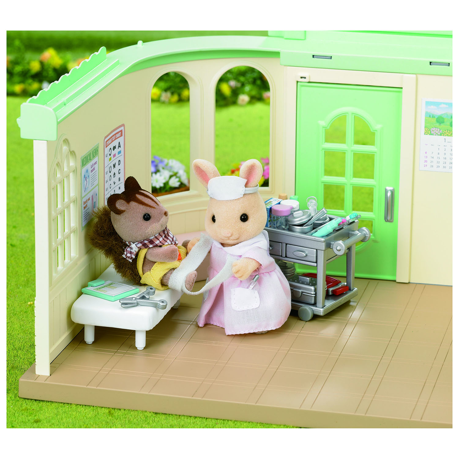 Набор Sylvanian Families Медсестра с аксессуарами (5094) купить по цене  2099 ₽ в интернет-магазине Детский мир