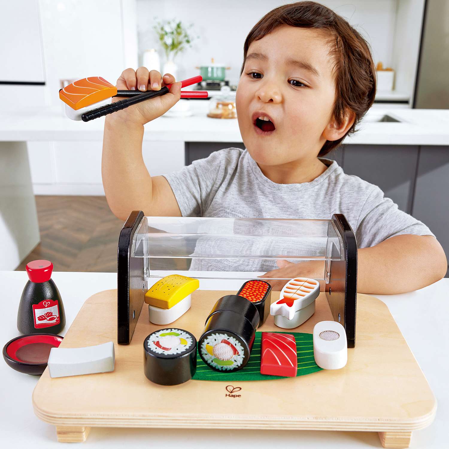 Набор HAPE игрушечной посуды и еды Время суши 15 предметов - фото 1