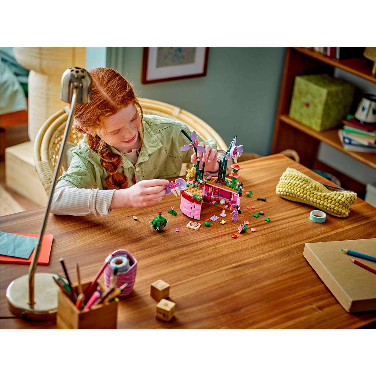 Конструктор детский LEGO Princess Цветочный горшок Изабеллы 43237 - фото 4
