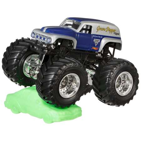 Машина Hot Wheels Monster Jam 1:64 Tour Favorites Грейв Диггер Легенда FLX07