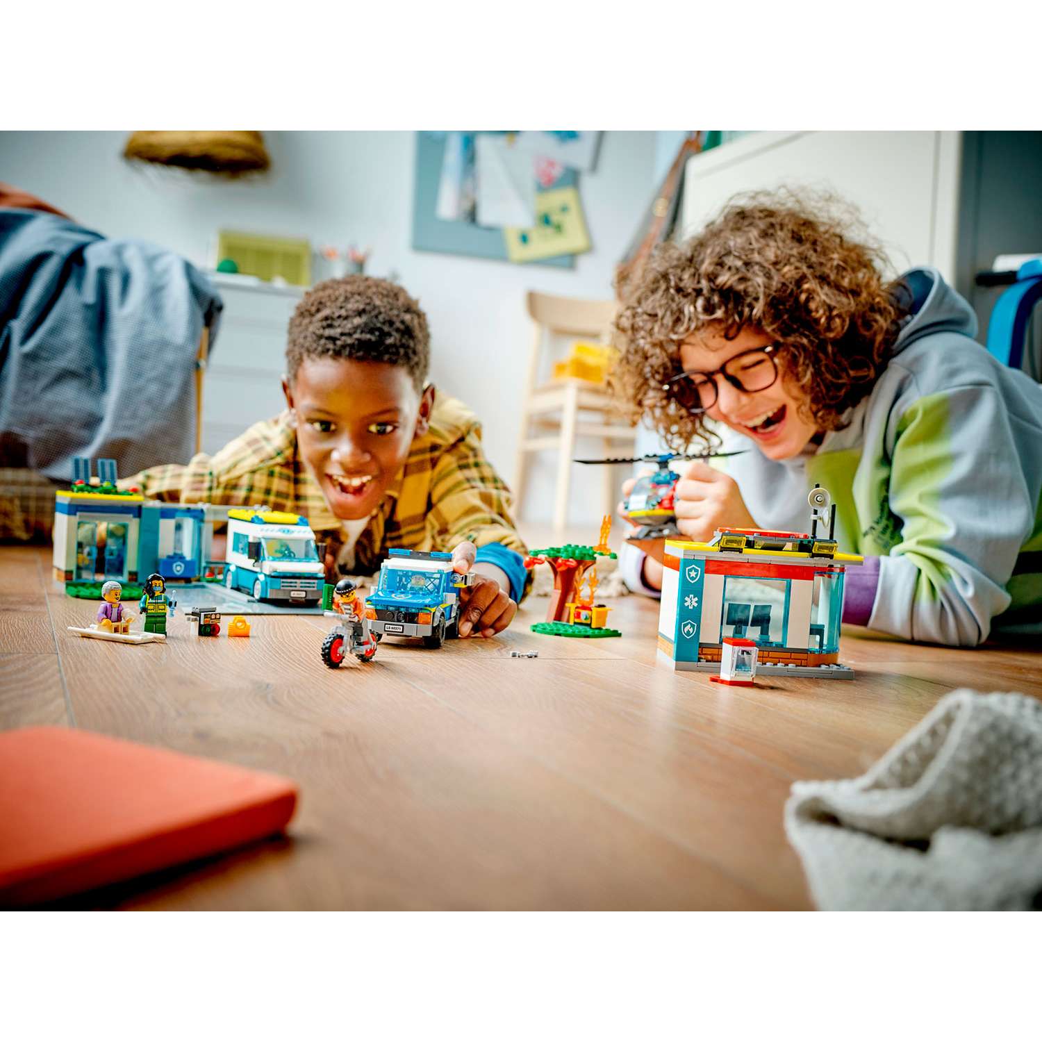 Конструктор детский LEGO City Штаб-квартира спасательных средств 60371 - фото 9